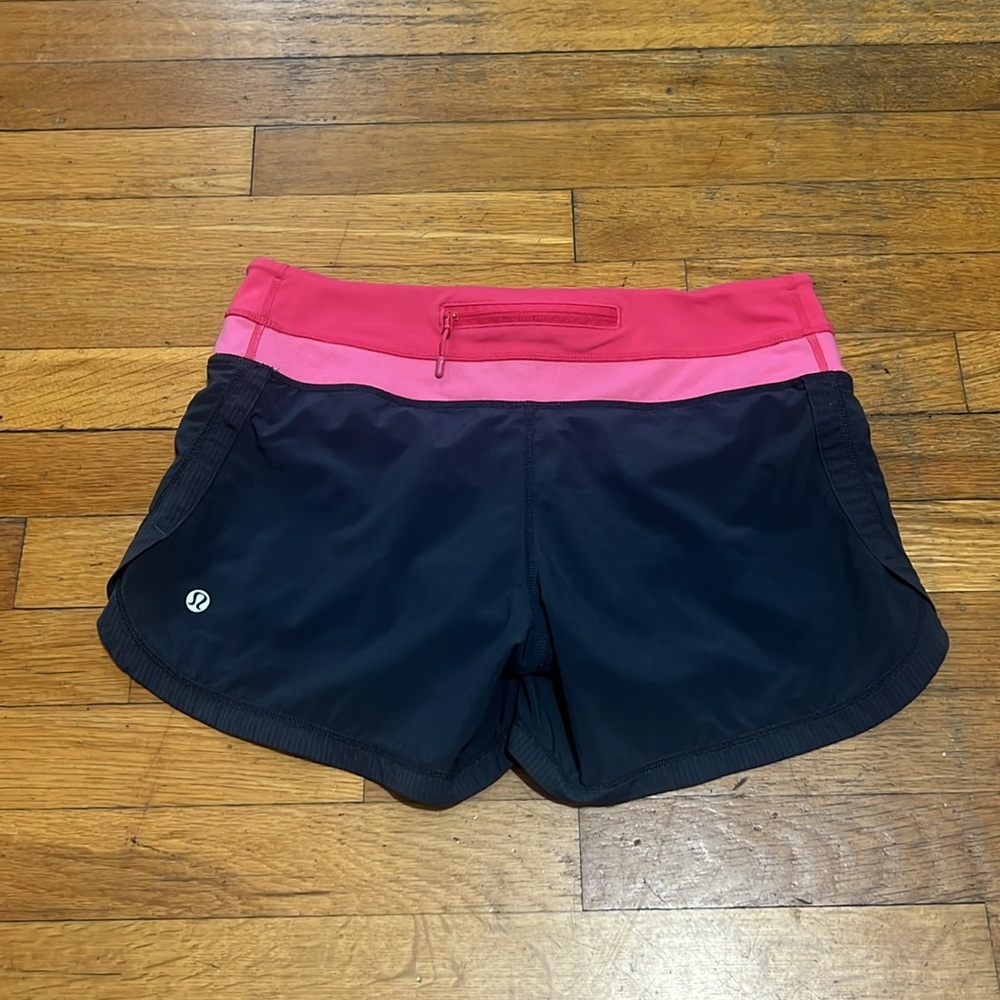 Lululemon The Groovy Run Shorts in Black & Pink Stripe, size 4 - Picture 11 of 11